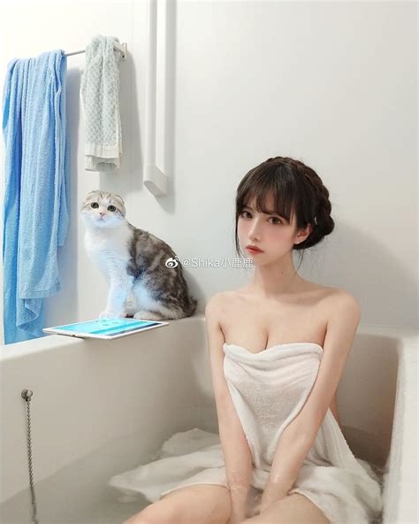 Cosplay ít người xem nàng hot girl bất ngờ đăng ảnh tắm gợi cảm fan lũ lượt rủ nhau vào follow
