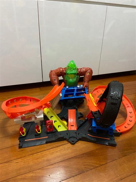 Hot wheels gorilla set, Hobbies & Toys, Toys & Games on Carousell