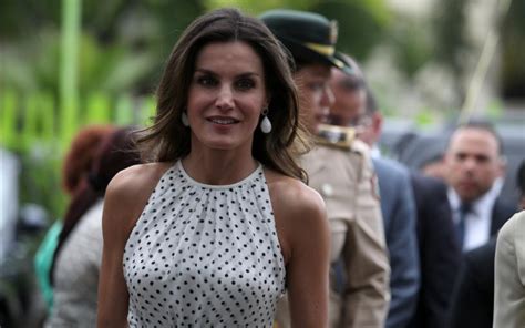 Rainha De Espanha Look De Letizia Deixa Roupa Interior Vis Vel