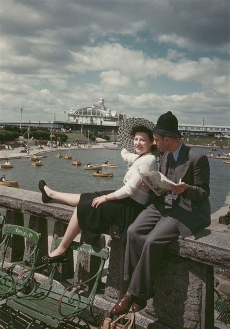 40 Incredible Color Photographs That Show What Life Was Really Like in ...