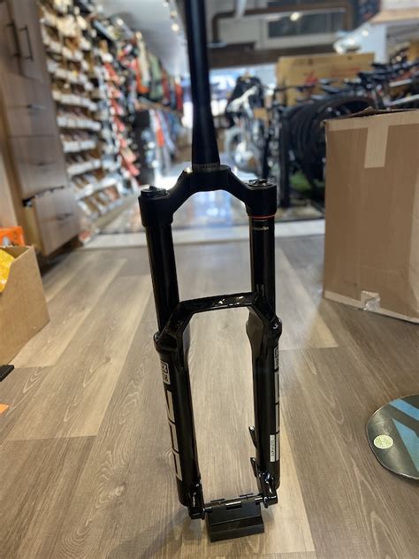 2022 RockShox ZEB Ultimate 29 190mm 44mm Black For Sale