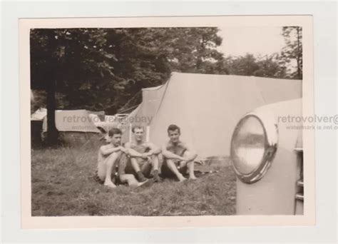 AFFECTUEUX BEAUX JEUNES hommes sans chemise troncs musculaires bombés plage gay int EUR