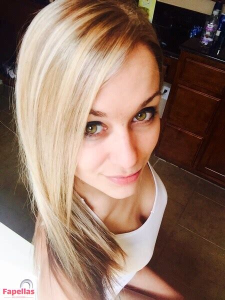 EliseRenee Aka Eliserenee Aka Ellierenee Nude Leaks OnlyFans Fapellas