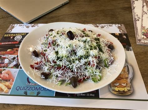 Традиционни български салати