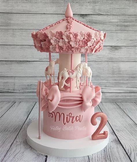 Dolce Dita Cake Design On Instagram G Teau Carrousel Credit