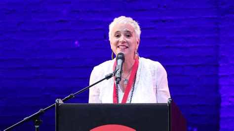 Autora de Los monólogos de la vagina revela el acoso de su padre