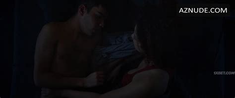 UNE HISTOIRE D AMOUR ET DE DESIR NUDE SCENES AZNude