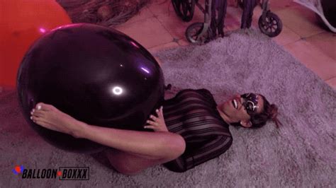 Nicole WORSHIPS Large Latex LOONS MASTURBATES P Mp Amateur Boxxx Clips Sale