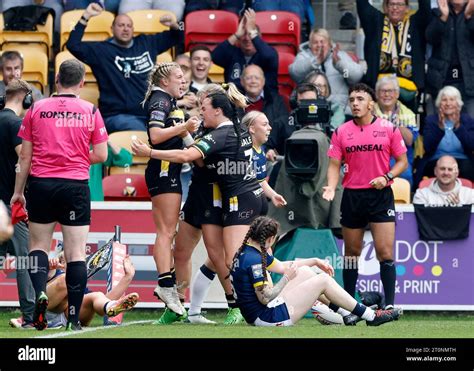 York Valkyrie S Tamzin Renouf Left Celebrates The Opening Try During