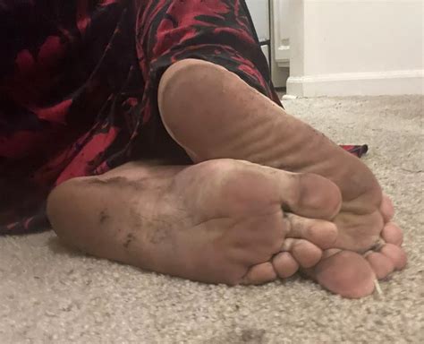 I Love Walking Barefoot Outside Nudes TGirl Feet NUDE PICS ORG