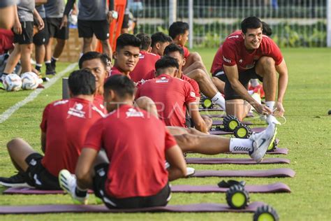 Latihan Timnas Indonesia Jelang Lawan Brunei Darussalam ANTARA Foto