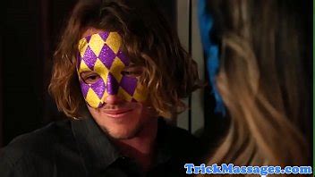 Masaje amoroso MILF golpeó por detrás XVIDEOS