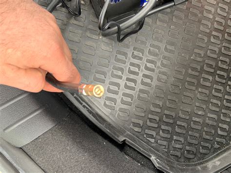 Пылесос AIRLINE VCA-02 и насос GOODYEAR GY-35L LED — KIA Stinger, 2 л ...