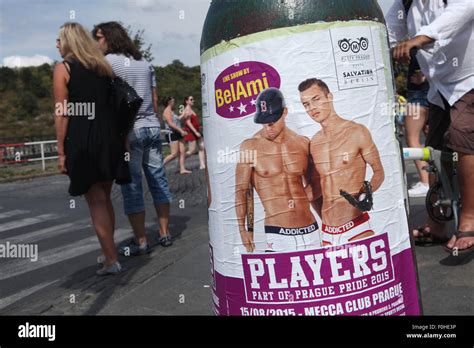 Prague République tchèque 15 août 2015 Acteurs porno gay hongrois Kris Evans L et Hoyt