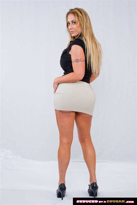 Stranger Gets Lucky With MILF Eva Notty When He Helps Her With Groceries Eva Notty Chad White