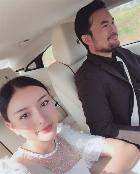 Lấy đại gia chưa có con hot girl thẩm mỹ bị netizen thắc mắc