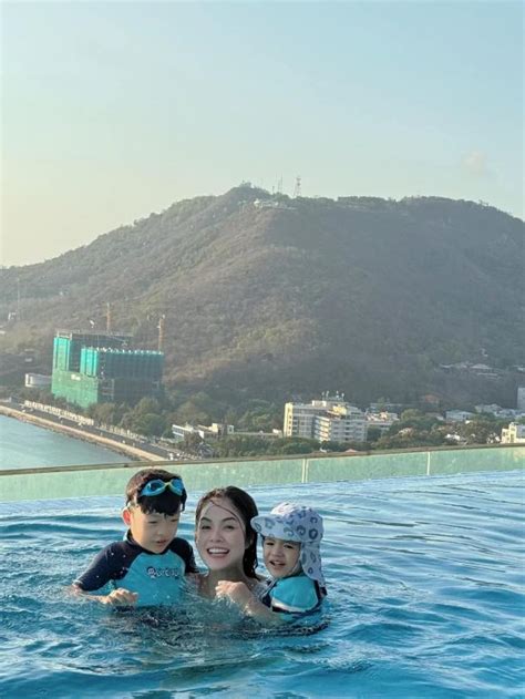 Dương Cẩm Lynh hiếm hoi khoe dáng với bikini vóc dáng có còn chuẩn như thời son rỗi