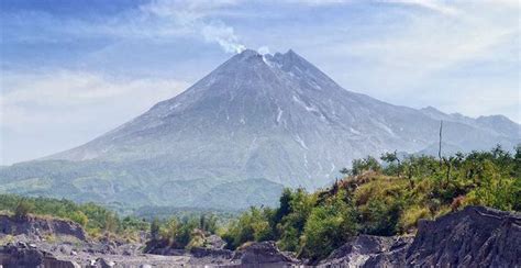 badan geologi kementerian esdm rilis status terkini gunung api