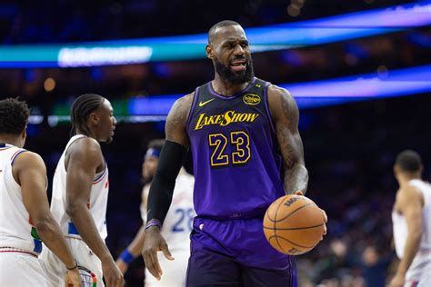 LeBron James, il magnifico titano del campo, sale al sesto posto nella