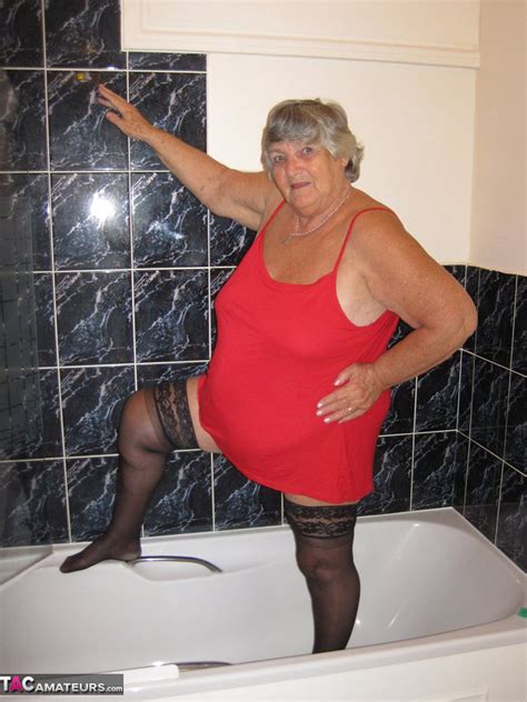 Obese Nan Grandma Libby Gets Naked In Stockings While In The Shower Coedcherry