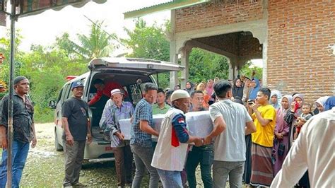 Isak Tangis Keluarga Sambut Jenazah TKI Asal Aceh Meninggal Di Malaysia