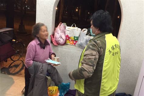 氣溫急凍高市社會局加強低溫關懷 發禦寒物資、熱食給街友 Etenews