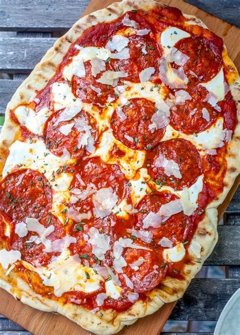 How to Grill Pizza - Easy Grilled Pizza Recipe