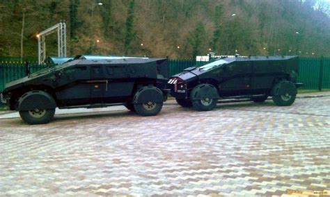 Броневики Фалькатус. Слева, предположительно, машина новой модификации ...