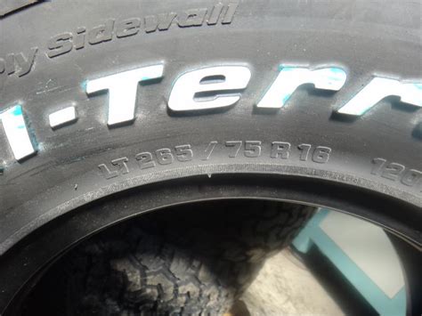 04 Pneus BF Goodrich All Terrain 265/75 R16 - Nunca Montados