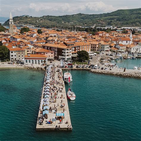 Izola - Home