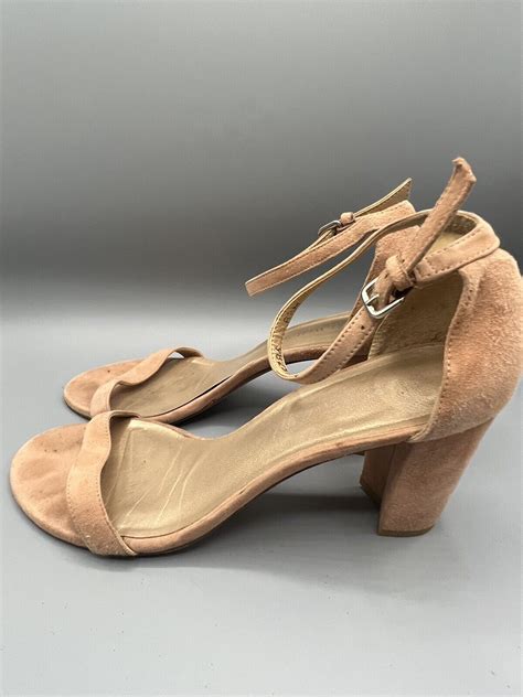 STUART WEITZMAN Nude Block Heel Suede Nearlynude Stra Gem