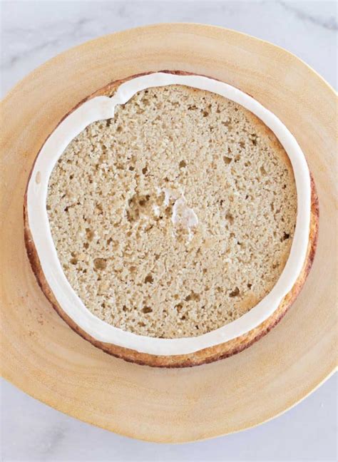 How To Frost A Naked Cake Or Semi Naked Cake For Beginners