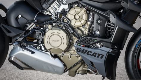 Heres Why Ducatis Hp Streetfighter V S Is The Ne Plus Ultra Of Naked Bikes Wog Mag