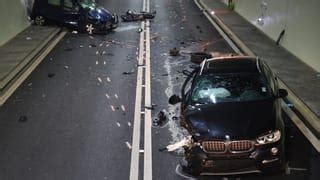 Auto Ger T Auf Gegenfahrbahn Schwerer Unfall Im Tunnel Lungern News