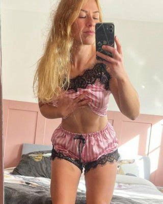 Barefoot Fiit Nude Porn Pictures XXX Photos Sex Images PICTOA