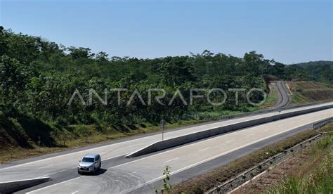 PENGOPERASIAN TOL BAWEN SALATIGA ANTARA Foto