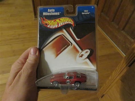 Hot Wheels Auto Milestones Corvette Red Real Riders