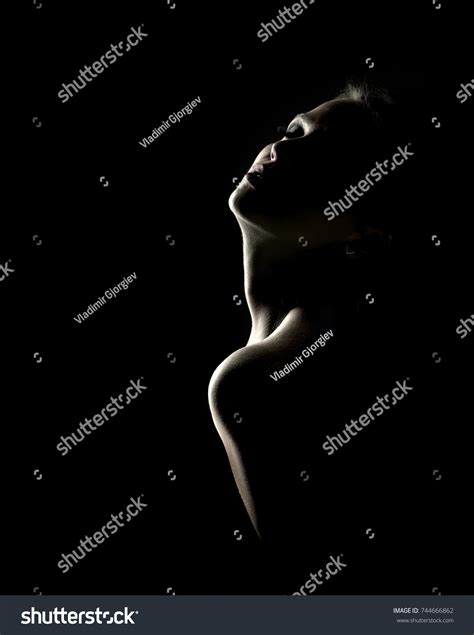 5 320 Mysterious Naked Woman Images Stock Photos Vectors Shutterstock