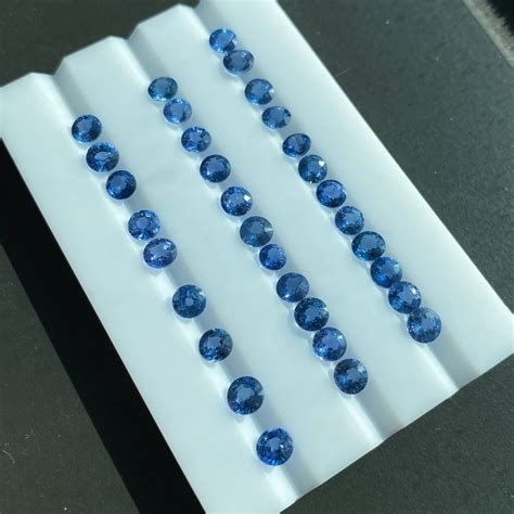 Light Blue Sapphire Round Ondaisy