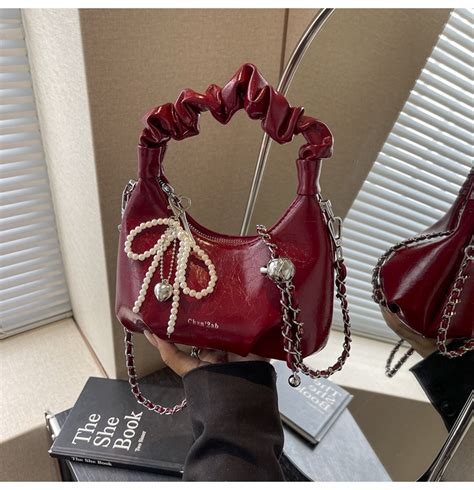 Túi xách nữ cầm tay đeo chéo hot trend màu đỏ đi làm đi chơi da PU may nhúm thời trang ROSASO