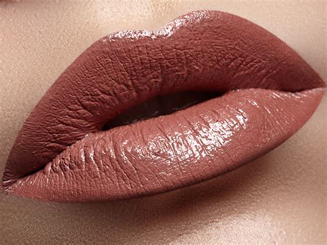 How To Pick The Right Nude Lipstick For Your Skin Tone Boldsky