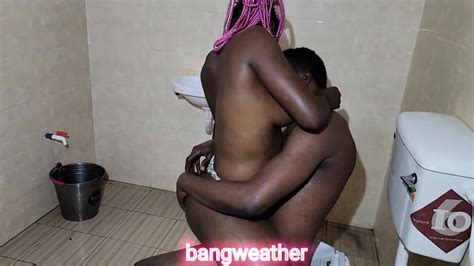 Xvideos Jeune Ebene Aimee Et Baisee Dans Les Toilettes HD Mp4