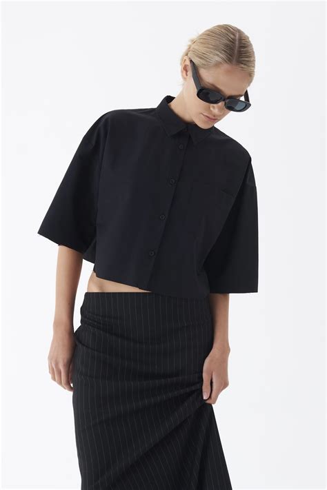 Рубашка укороченная с коротким рукавом black - NIKONOROVA