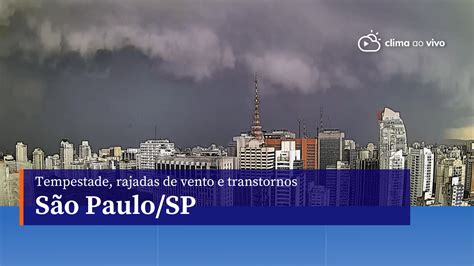 Tempestade Raios E Rajadas De Vento Que Ultrapassaram Os 90 Km H Na