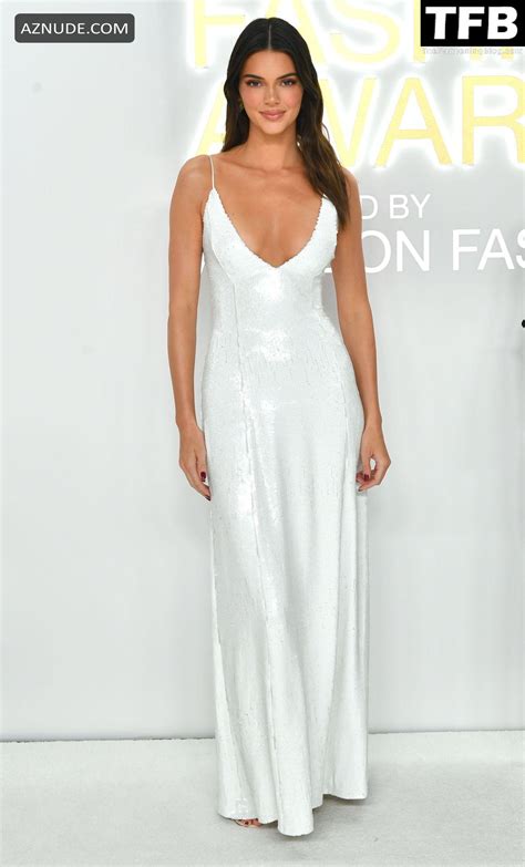 Kendall Jenner Sexy Seen Braless Flaunting Her Hot Tits Wearing A White Dress At The Cfda In New