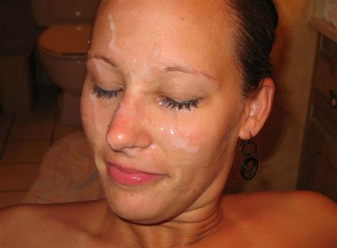 Cum Hungry MILF Alicia Sperm Hungry Amateur Hottie Porn Pic