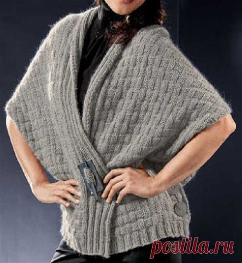 Стильный жилет-пончо, связанный спицами единым полотном | Идеи рукоде ...