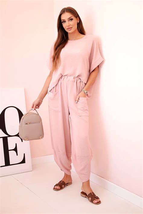 Nude spalvos moteriškas kostiumėlis KST0517