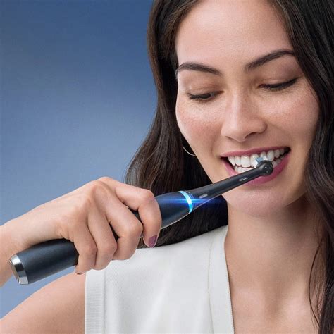 Elektrické zubní kartáčky, zubní nit a dentální zdraví | Oral-B