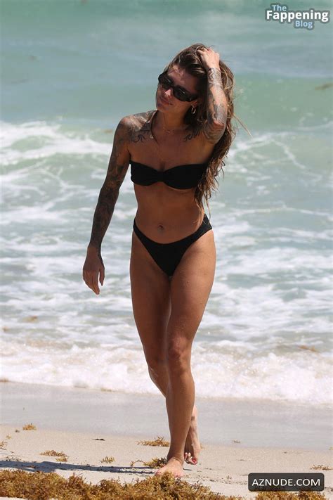 Sophia Thomalla Sexy Shows Off Her Sizzling Body Wearing A Beautiful Bikini At The Beach In
